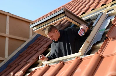 Pose de fenêtres de toit Velux à Quelaines-Saint-Gault